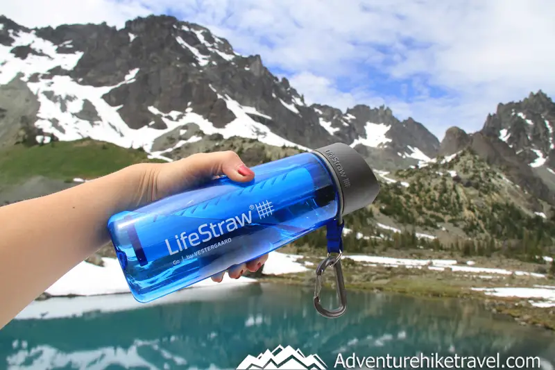 This cool water filter weigh's only 7.8 oz (221 g) and has a sleek design is great for backpacking eliminating the need to carry some bulkier pumps that weigh 15 oz or more. Using the Life Straw is simple. Just simply fill from a stream or pond. Scoop water from the closest stream, puddle or pond and drink. No need to pump or wait for chemicals to react. It is one of the fastest, easiest way's to filter water on the trail. Ideal for hiking and camping.