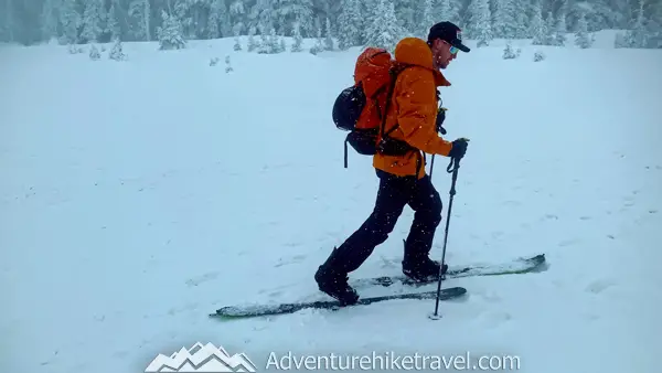 Best Men’s Splitboard for the Backcountry? Nitro Doppleganger Review Ready to upgrade your backcountry setup? Discover why the Nitro Doppleganger is one of the best men’s splitboards out there. Lightweight, responsive, and packed with touring features—get the full review now! #Splitboarding #BackcountryGear #SnowboardingTips #WinterAdventure