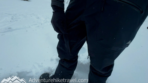 The Burton GORE-TEX Vent Pants hit that sweet spot for splitboarding and snowboarding—offering solid performance, comfort, and value. With full GORE-TEX waterproofing, tons of vents, fleece-lined pockets, and a rider-friendly fit, these pants are built for uphill climbs, deep turns, and long resort days. No gimmicks—just legit gear that keeps you dry and moving.