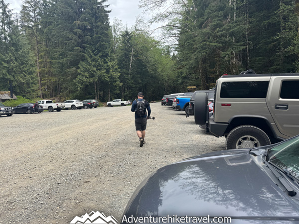 The parking lot at the Heather Lake trailhead is fairly large, but like many popular hikes in the Mt. Baker-Snoqualmie National Forest, it can still fill up on busy summer weekends. That said, it’s often less crowded than nearby Lake 22, making it a great backup plan if your first choice is packed. In fact, that’s exactly what happened to us—the Lake 22 lot was already full, so we pivoted and headed to Heather Lake instead. We were able to easily find a spot, and still enjoyed a beautiful alpine lake hike with forest views, wooden bridges, and boardwalks through lush terrain. If you're heading out later in the morning or on a weekend, Heather Lake makes a solid alternative without sacrificing scenery or adventure.