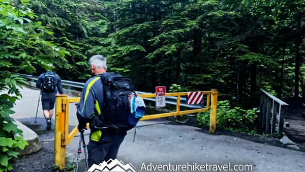 Looking for a top Snoqualmie Pass hike? Melakwa Lake delivers waterfalls, old-growth forests, and rocky trails before opening up to a jaw-dropping turquoise alpine lake. A must-visit hike in the Alpine Lakes Wilderness for outdoor adventurers. #MelakwaLake