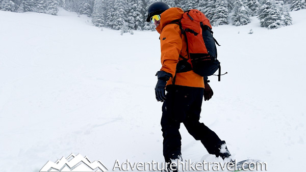 Looking for a reliable backcountry ski or splitboard pack? This BCA Stash 40L Backpack review breaks down ski and snowboard carry options, back panel access, avalanche tool storage, comfort, and real-world pros and cons. Perfect for backcountry skiing, splitboarding, and snowboarding adventures.